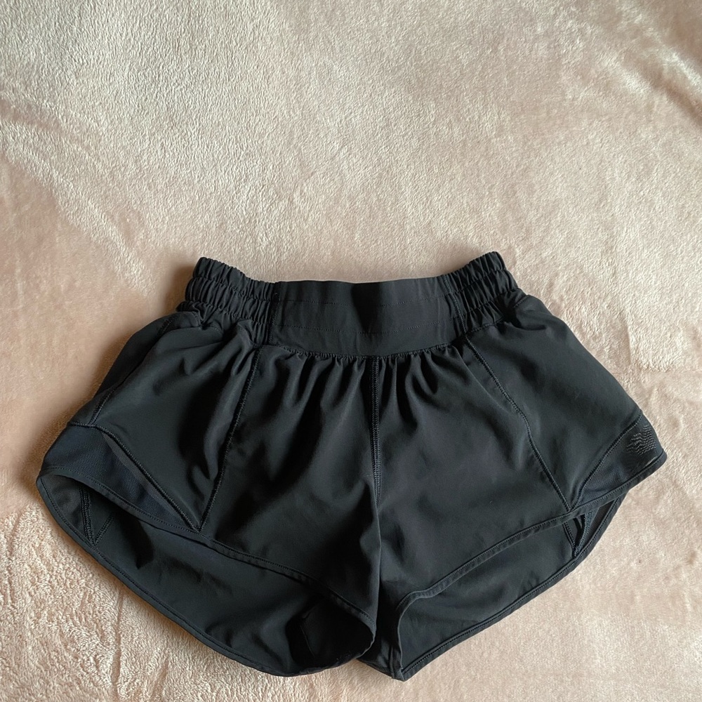 lulu hotty hot 2.0 shorts